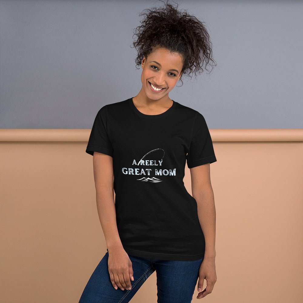 A reel great mom woman t-shirt - Funny Nikko